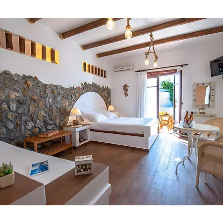 Gasthuis Niriides 3*