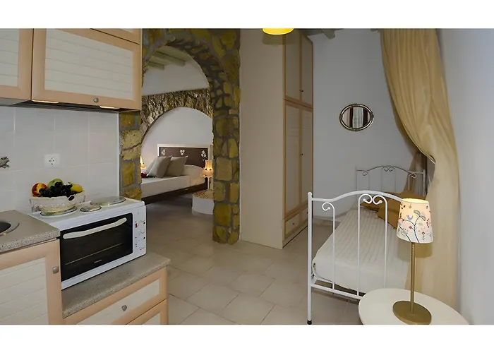 Πανσιόν Niriides 3*