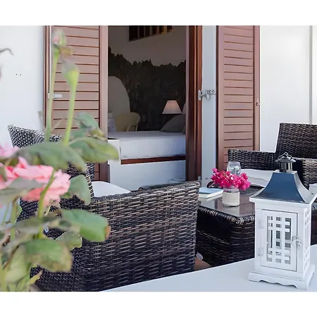 Niriides בית הארחה Pachaina