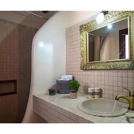 בית הארחה Niriides Pachaina