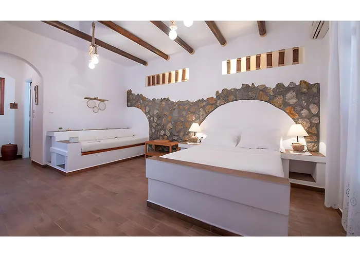 Guest house Niriides 3*