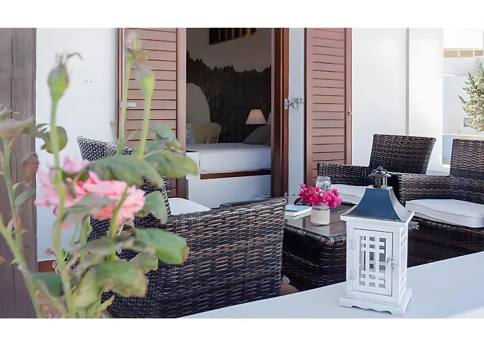 Niriides Guest house Pachaina